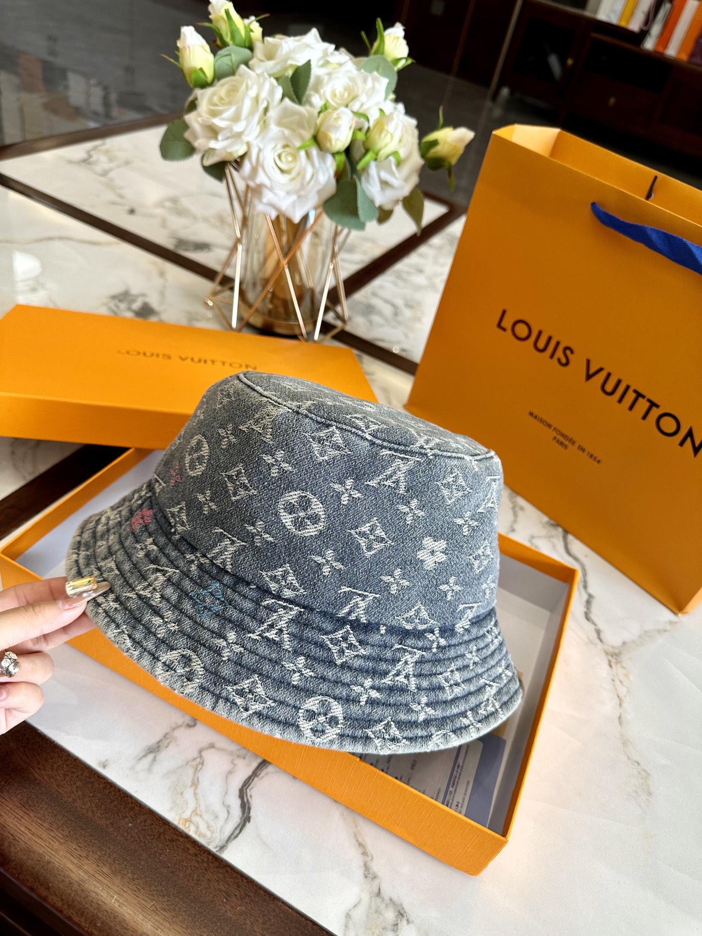 LV hat model 37